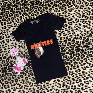 hooters black uniform tee shirt